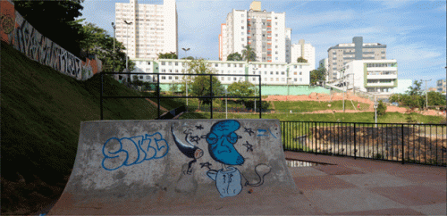 Praça de skate em parque ainda em obra acima do Túnel da Lagoinha, no Bairro Colégio Batista, foi pichada por três menores